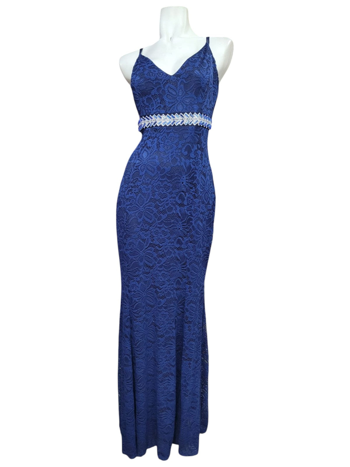 Vestido Fiesta De Encaje con Detalle de Brillos a la Cintura y Tirantes