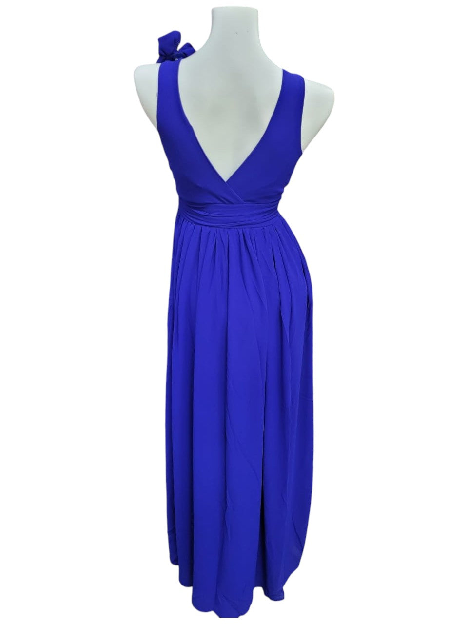 Vestido Largo de Gasa con Espalda Descubierta – Elegancia y Sensualidad en Cada Color