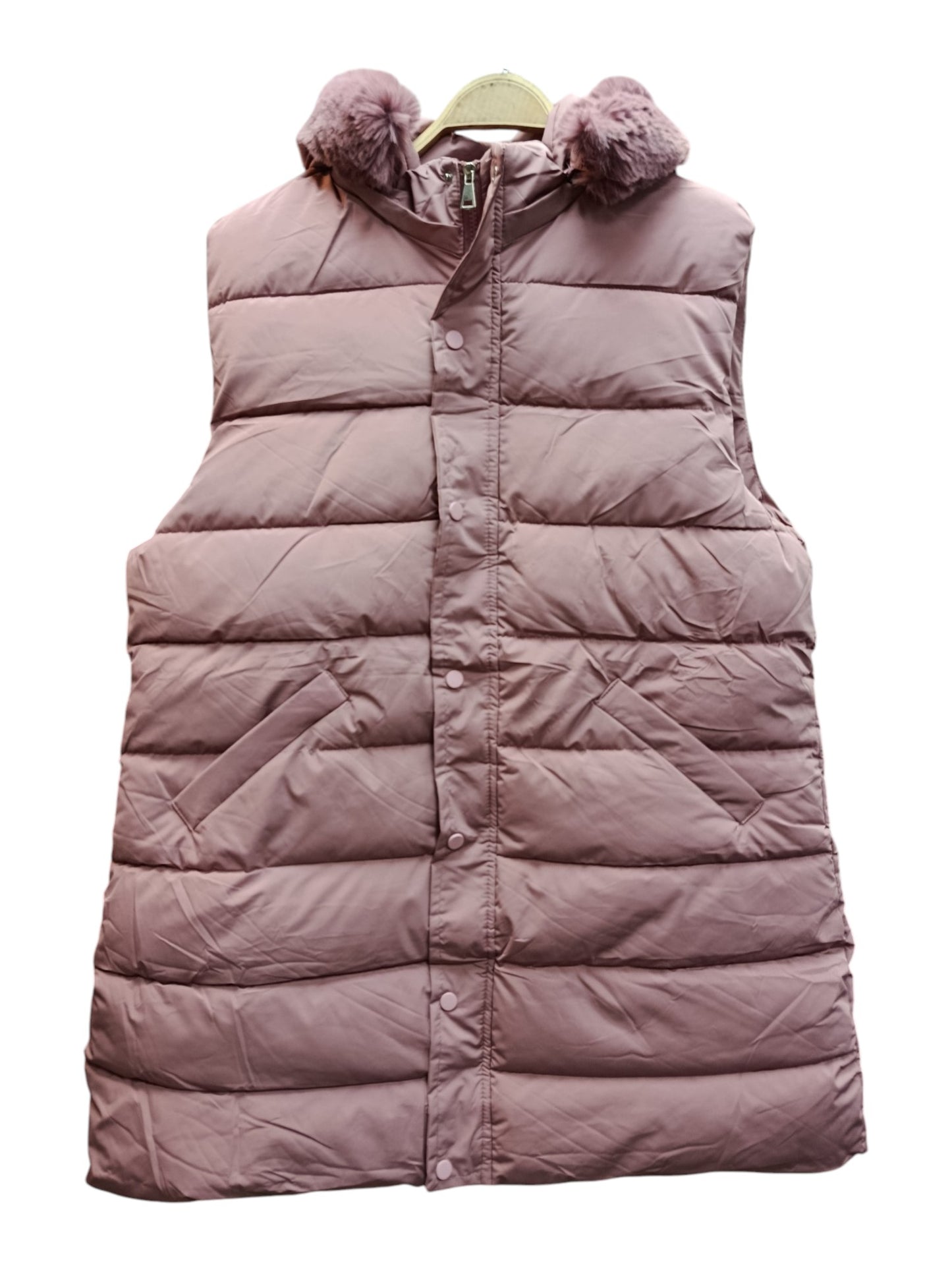 Parka Larga sin Mangas con Capucha Peluda – Estilo y Abrigo en Cada Paso