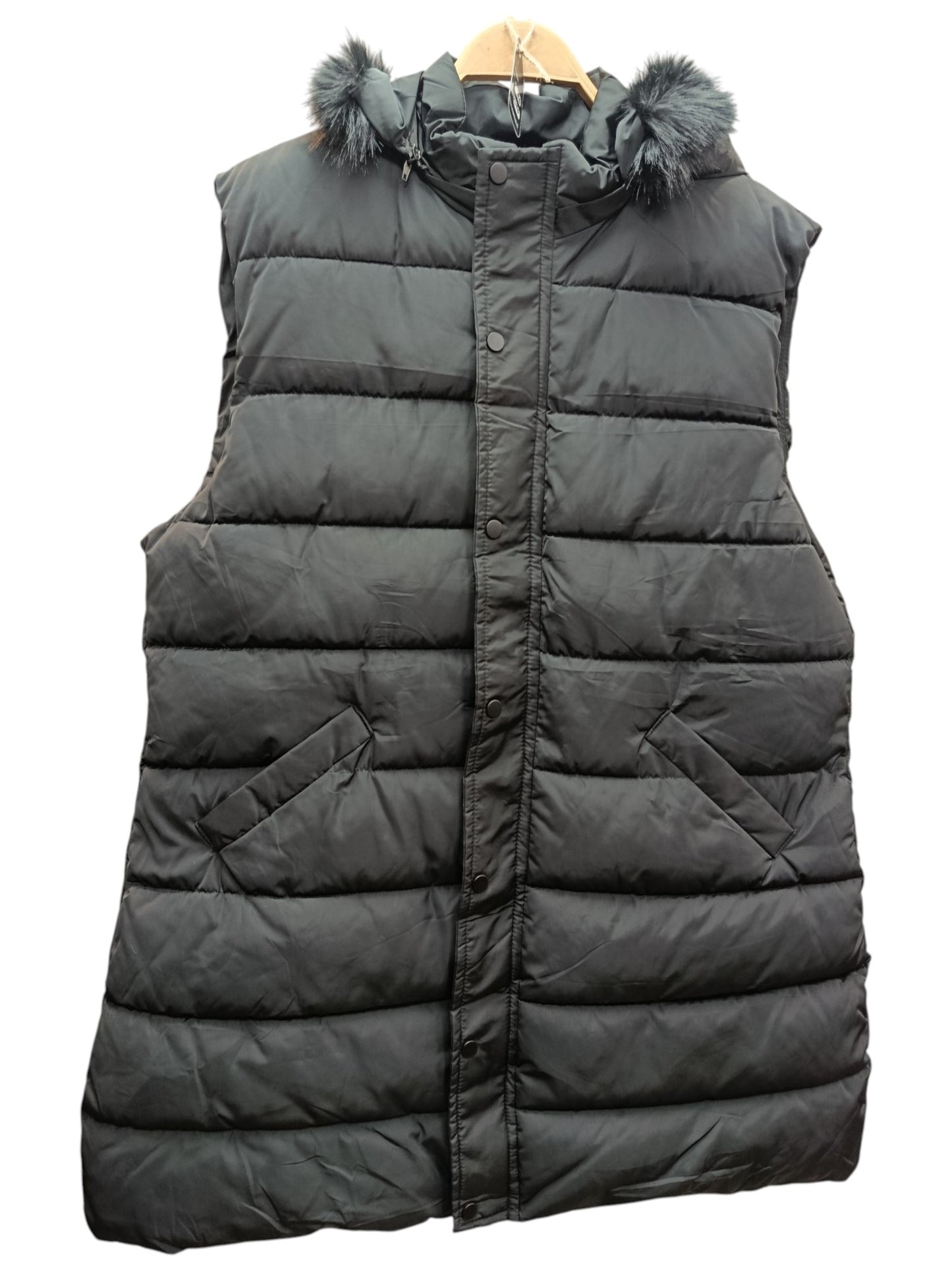 Parka Larga sin Mangas con Capucha Peluda – Estilo y Abrigo en Cada Paso