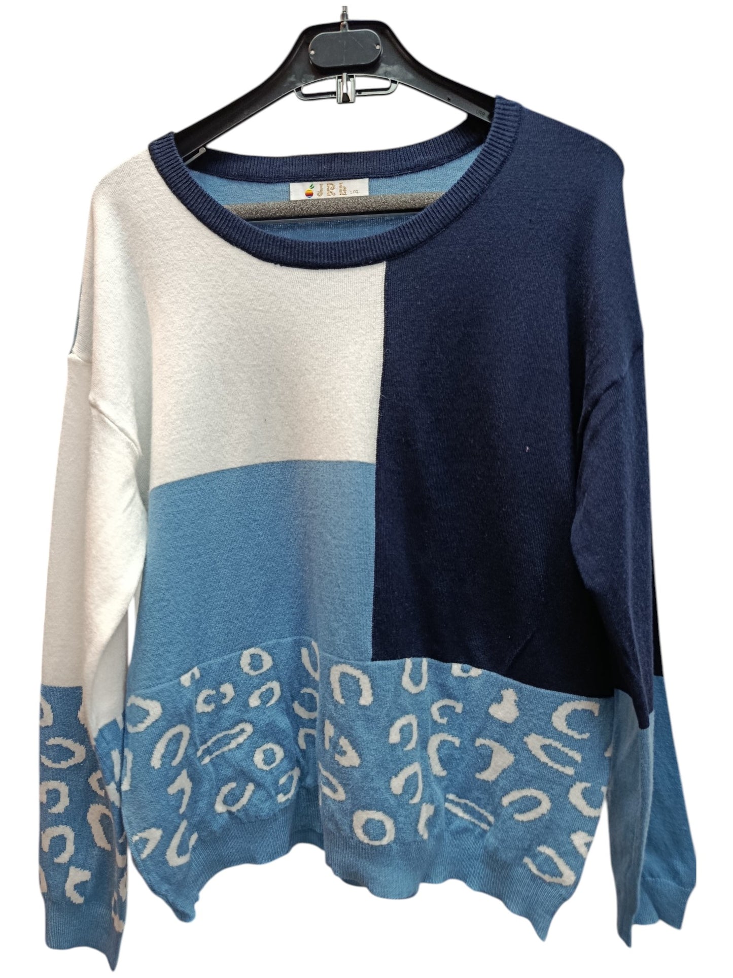 Suéter de Diseño Cuadrado y Animal Print – Estilo en Contrastes