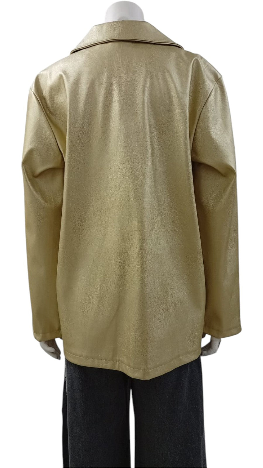 Chaqueta Italiana Dorada – Elegancia y Seguridad en Cada Detalle