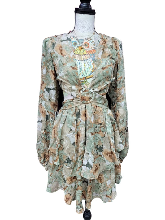 Vestido Corto Escote V en Gasa Estampada – Elegancia y Frescura