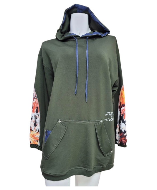Polerón Verde Oscuro con Capucha – Comodidad y Estilo Casual