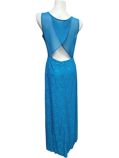 Vestido Fiesta Azul Cielo con Detalle de Encaje con Lentejuelas y Espalda Transparencia