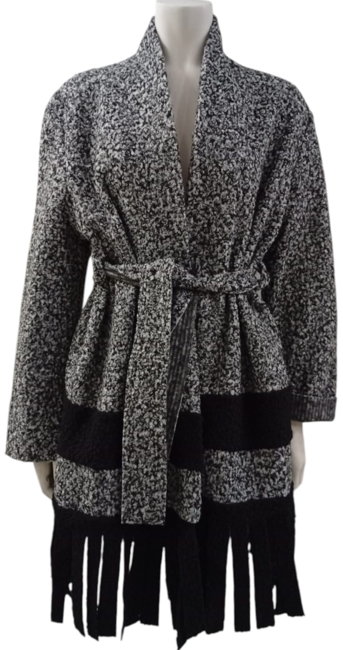 Cardigan Italiano Gris con Flecos Negros y Amarra a la Cintura