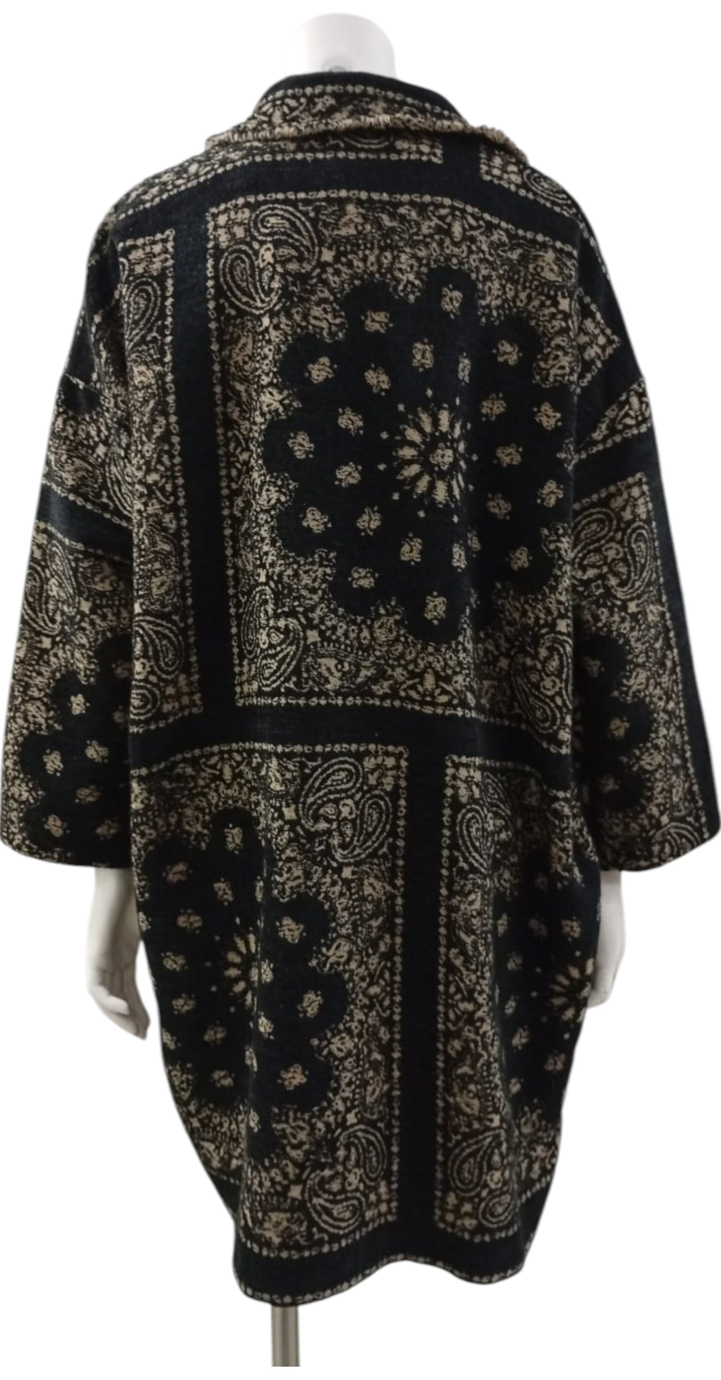 Cardigan Italiano Negro con Estampado de Flores Doradas