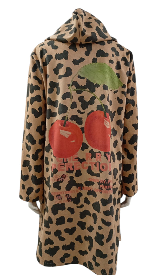 Tapado Italiano Animal Print con Estampado de Cereza – Audaz y Chic